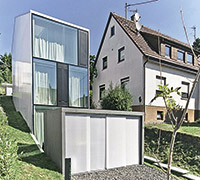 Узкий прозрачный дом от Finckh Architekten